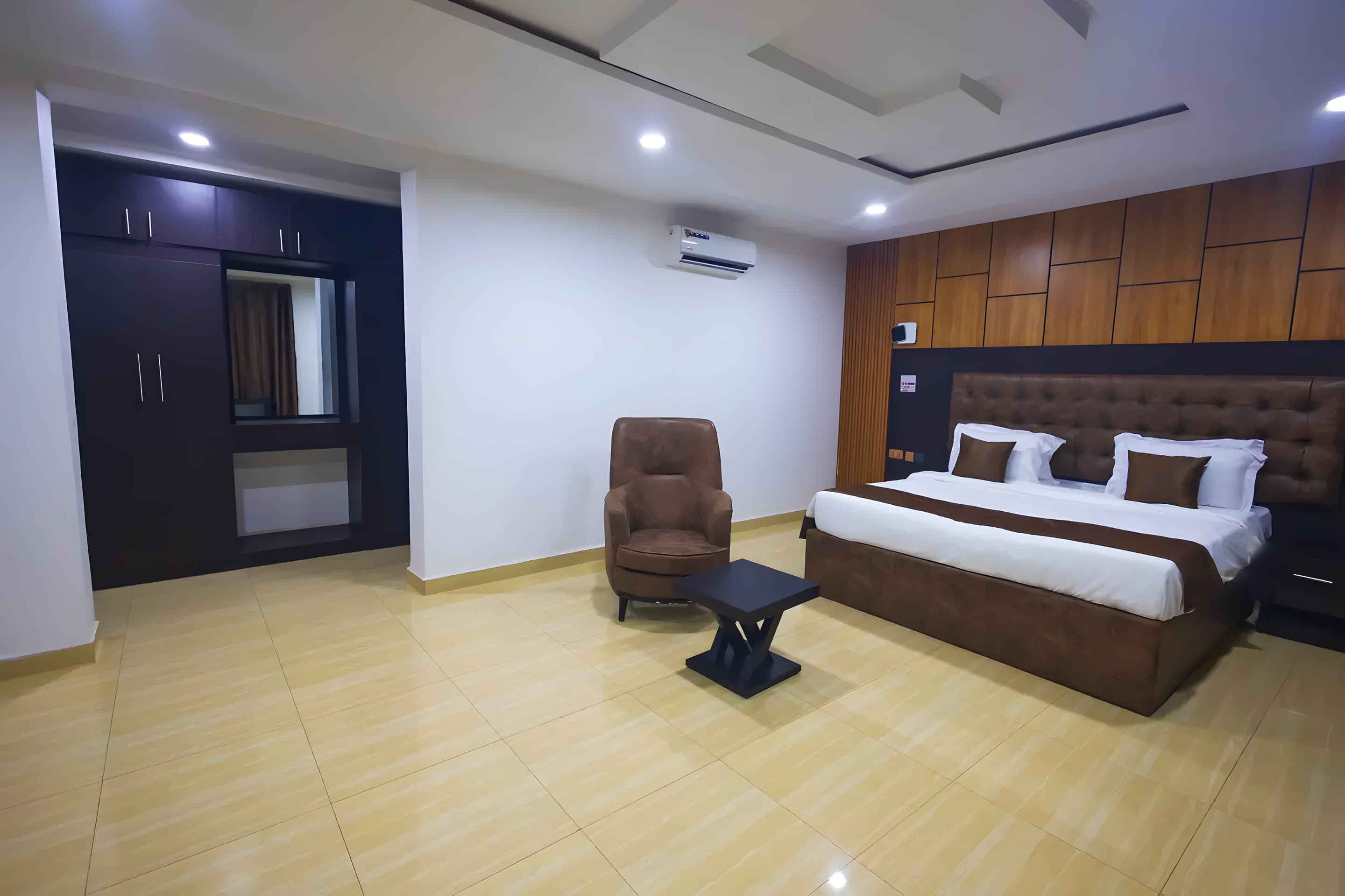 Executive Room at Diplomat Enclave Suites with a seating area